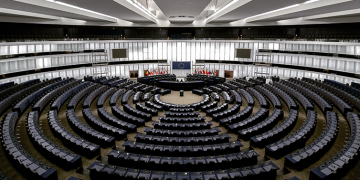 Encontro com Eurodeputados no Parlamento Europeu tem como objetivo apresentar relatório com dados sobre a visão dos jovens sobre o futuro