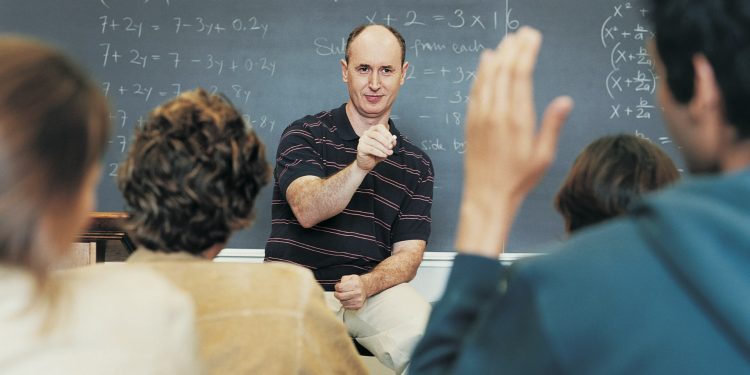 Instituto Piaget lança curso de profissionalização para professores