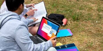 Câmara do Seixal atribui 48 bolsas de estudo a estudantes e residentes