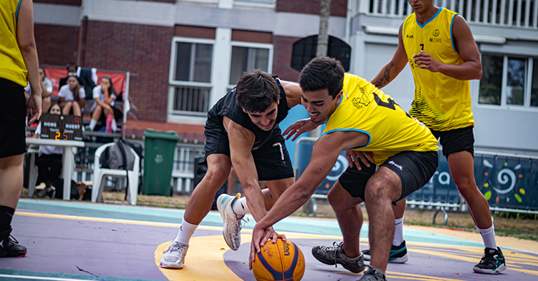 FADU - Universidade do Porto faz xeque-mate nos Campeonatos Nacionais  Universitários de Xadrez