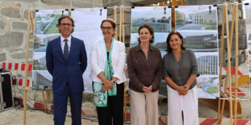 Ministras da Presidência e Ensino Superior agradadas com o avanço da obra da futura Residência de Estudantes do IPCA