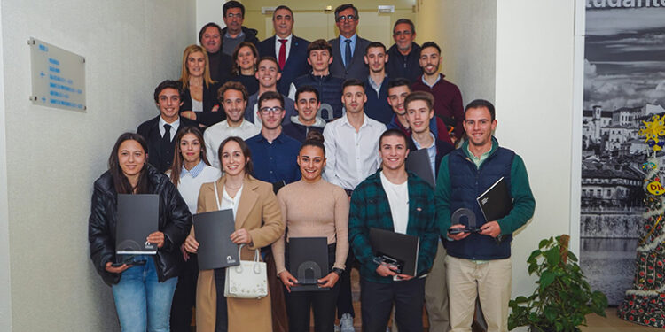 Politécnico de Coimbra premeia dedicação e empenho de estudantes-atletas
