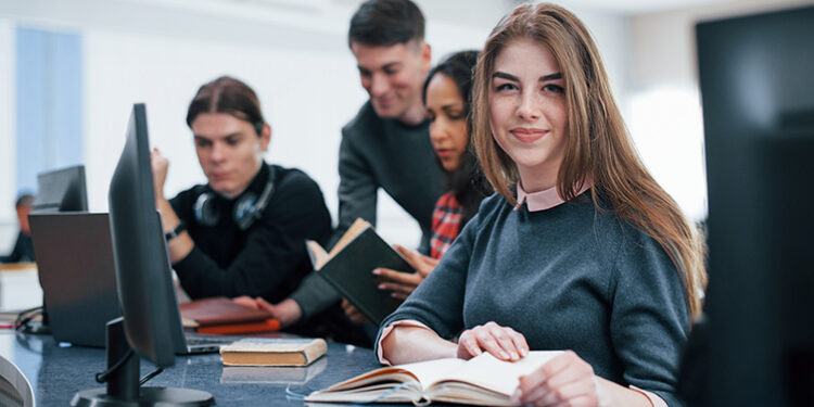 O número de estudantes do Ensino Superior quintuplicou