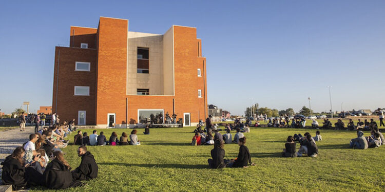 Universidade de Aveiro com curso de Medicina aprovado
