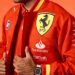 PUMA e Scuderia Ferrari HP lançam casaco (com estilo universitário)