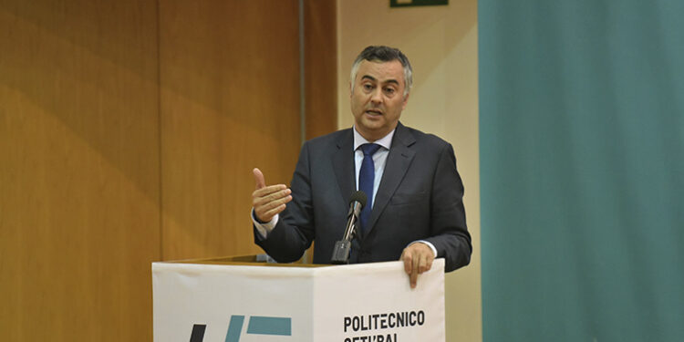 Fernando Alexandre antevê “futuro promissor” para o Instituto Politécnico de Setúbal