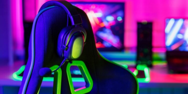 Gamers? O primeiro monitor 5K2K dobrável (do mundo) promete imersão e recursos inteligentes!