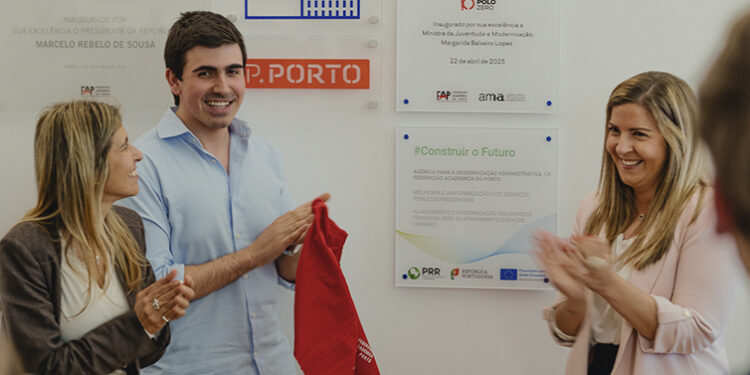 Federação Académica do Porto inaugura "Espaço Cidadão" no Ensino Superior
