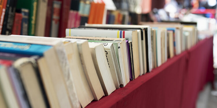 "Feira do Livro de Poesia" invade Campo de Ourique