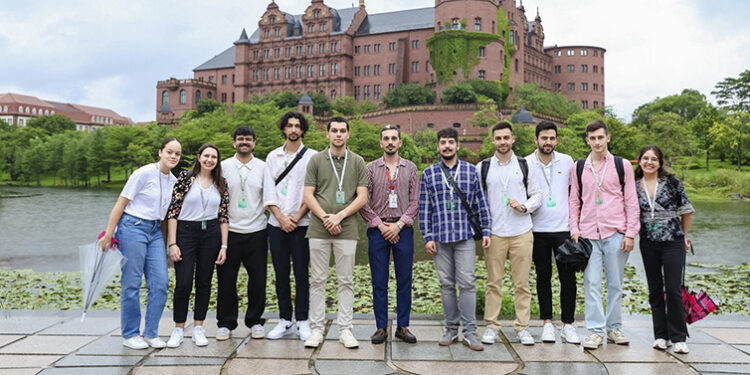 "Seeds for the Future" acolhe estudantes universitários