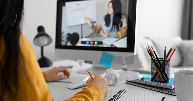 NOVA FCSH lança cursos (online)